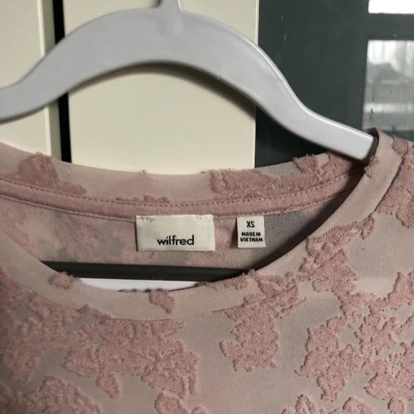 🦁Aritzia- Wilfred Tarascon Pink tee - Picture 5 of 5